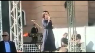 وزيرة الخارجية الألمانية تتعرض لرشق بالبيض (فيديو)