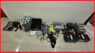 امن وجدة..توقيف شخصين للاشتباه في تورطهما في سرقة محتويات سيارات