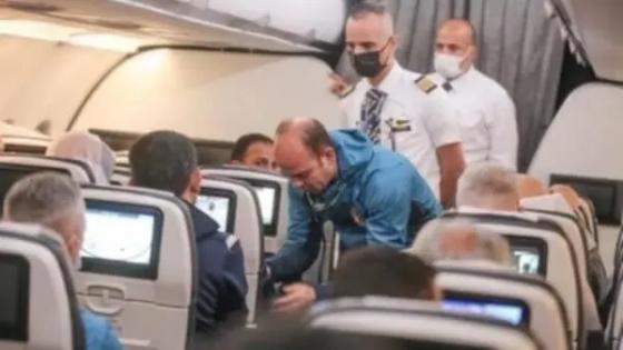 طبيب النادي الأهلي يسعف مغربية على متن الطائرة التي أقلت الفريق للمغرب