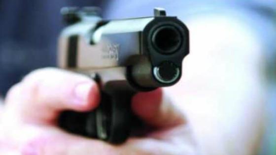زايو: مقدم الشرطة يستعمل سلاحه الوظيفي ضد شخص من ذوي السوابق القضائية